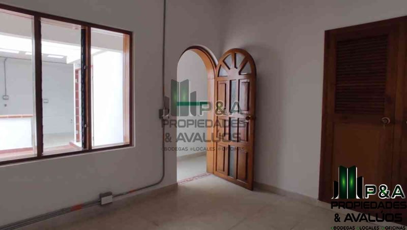Casa-local disponible para Arriendo en Medellín con un valor de $10,000,000 código 1630