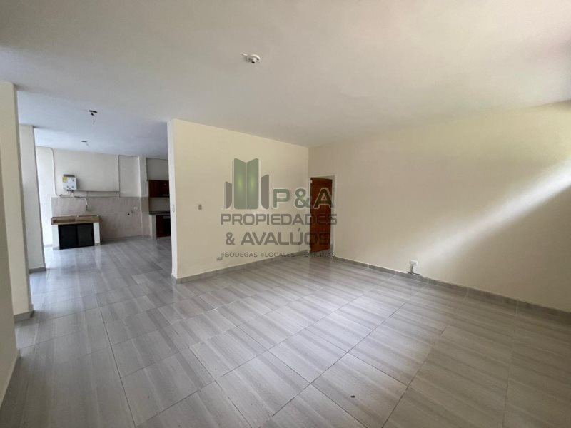 Casa-local disponible para Arriendo en Medellín Boston Foto numero 1