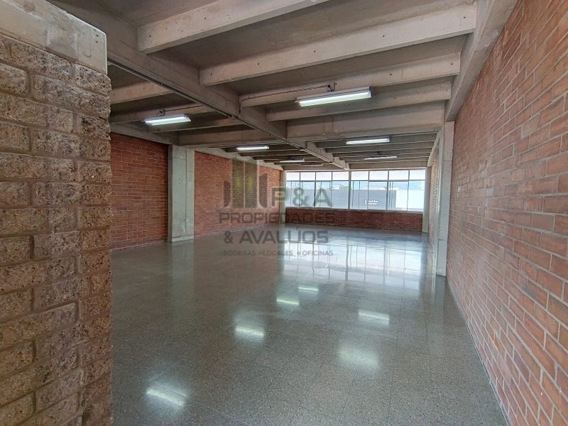 Local disponible para Arriendo en Medellín con un valor de $10,807,000 código 2894