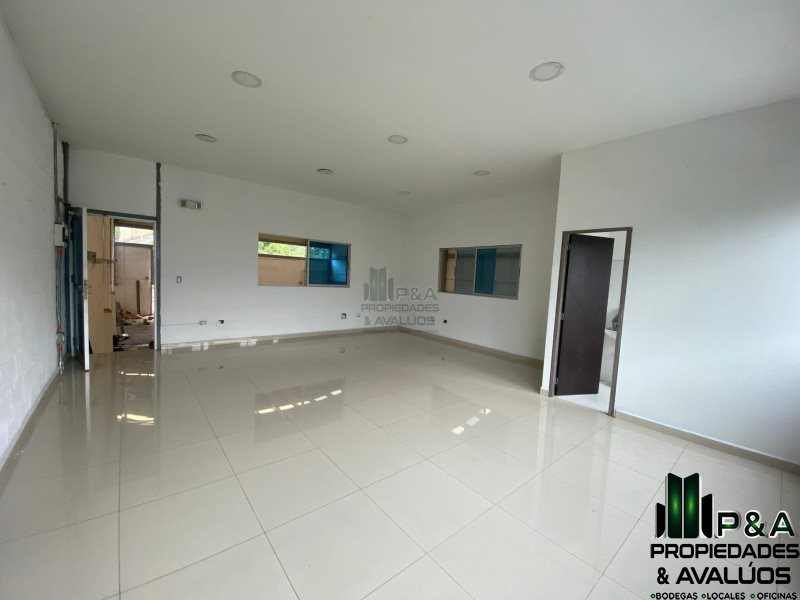 Bodega disponible para Arriendo en La Estrella La Estrella Foto numero 1