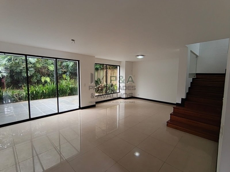 Casa En Arriendo - El Poblado, Medellín