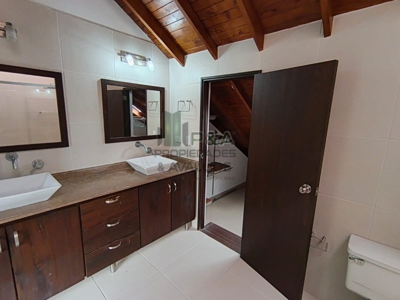 Casa En Arriendo - El Poblado, Medellín