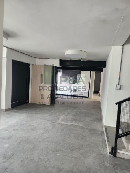 Bodega disponible para Arriendo en Medellin La Aguacatala Foto numero 1