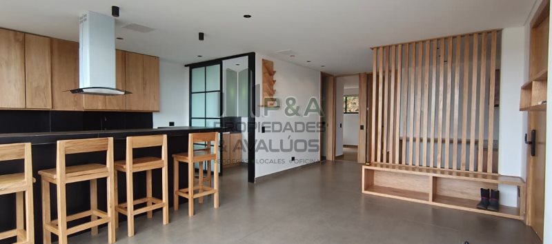 Apartamento disponible para Arriendo en Envigado con un valor de $5,500,000 código 2626