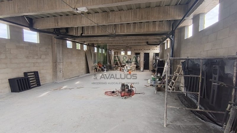 Bodega En Arriendo - Cristo Rey, Medellín