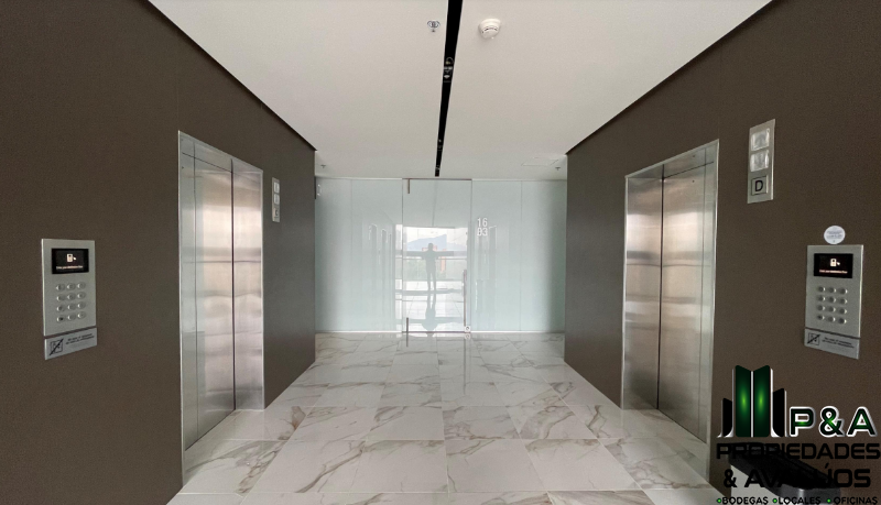 Oficina disponible para Arriendo en Medellín con un valor de $10,430,000 código 826